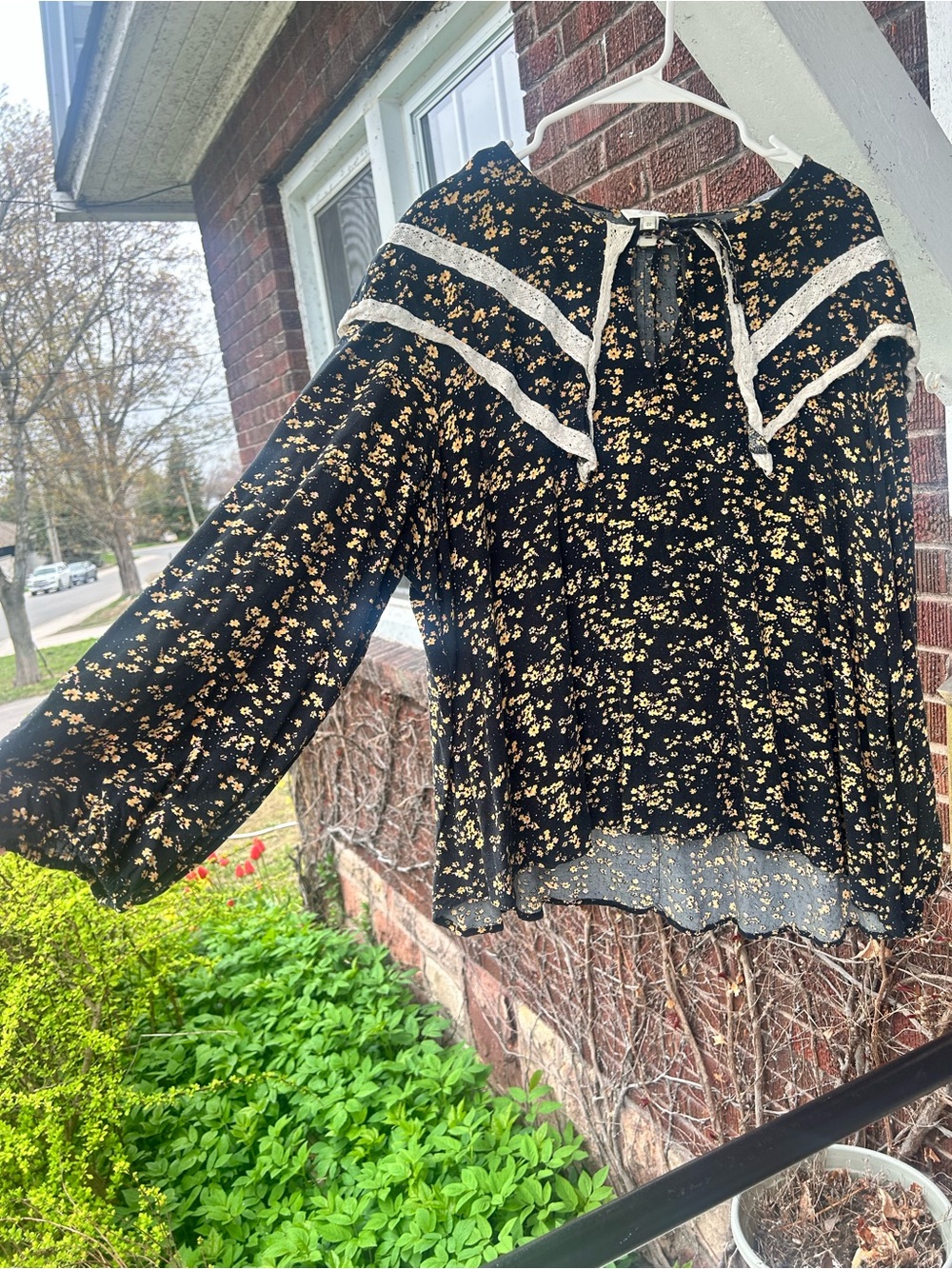 River Island Black Floral Lace-Trim Peasant Blouse with Oversized Collar